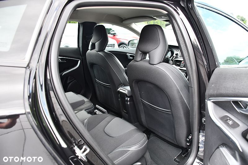 Volvo V40 T3 Momentum - 22