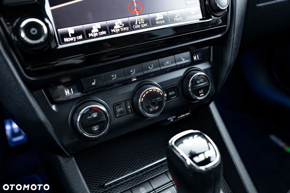 Skoda Octavia 2.0 TSI (Green tec) DSG RS - 38