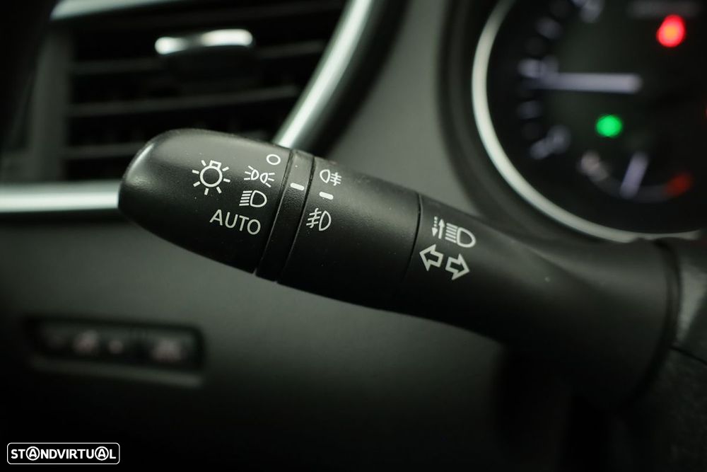 Nissan Qashqai 1.5 dCi N-Connecta - 17