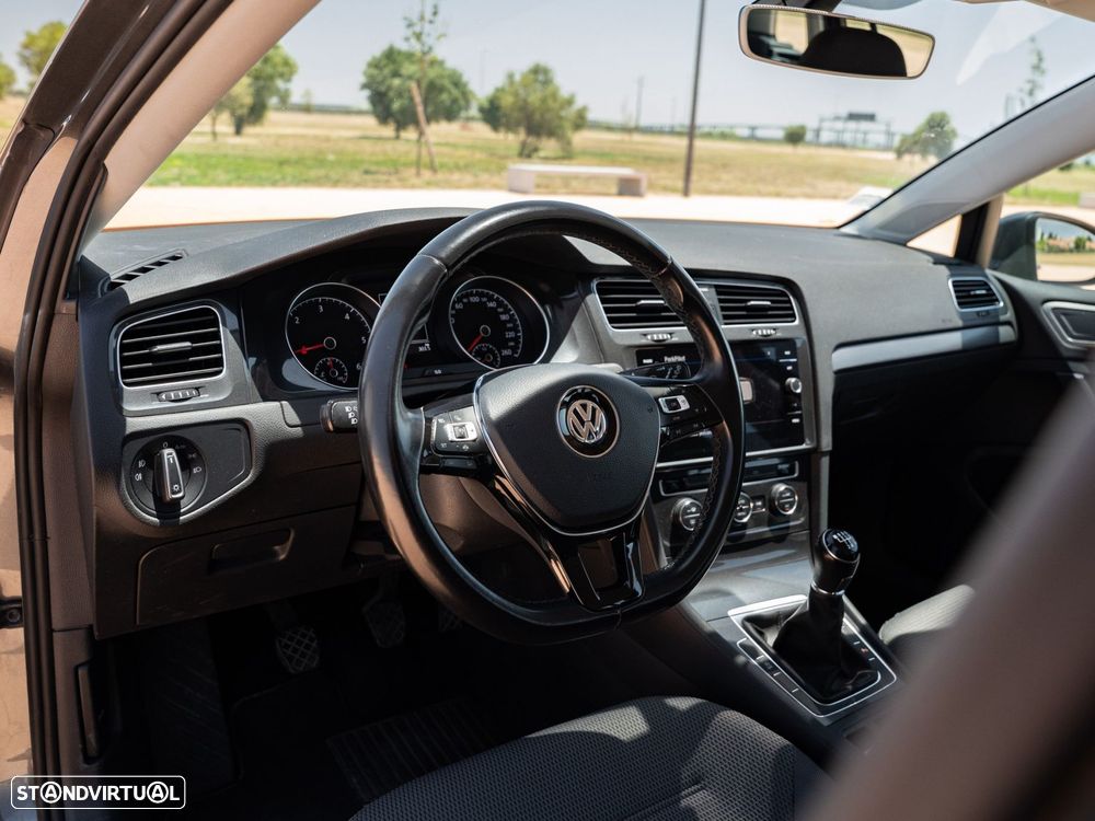 VW Golf Variant - 11