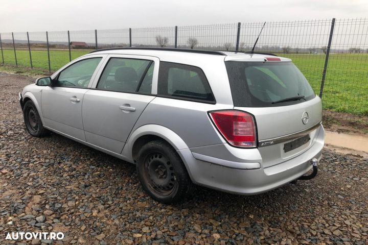 Usa spate stanga Opel Astra H (facelift)  [din 2005 pana  2015] seria Sedan 1.7 CDTI MT (110 hp) - 3