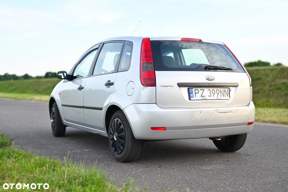 Ford Fiesta 1.3 Ambiente - 6