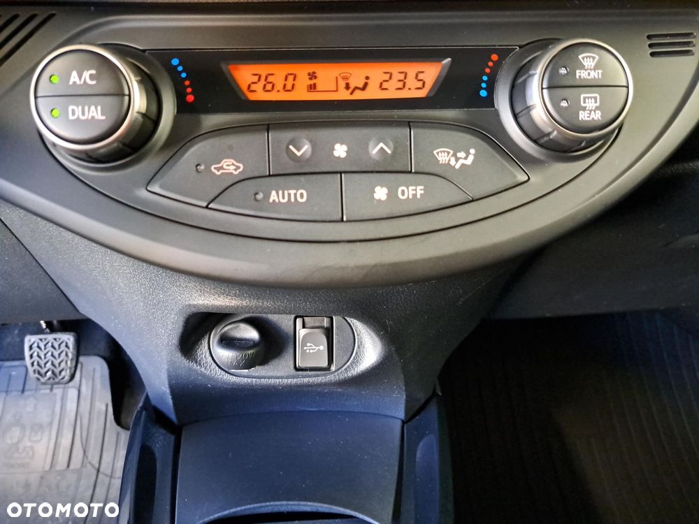 Toyota Yaris 1.33 Selection Platinum - 26