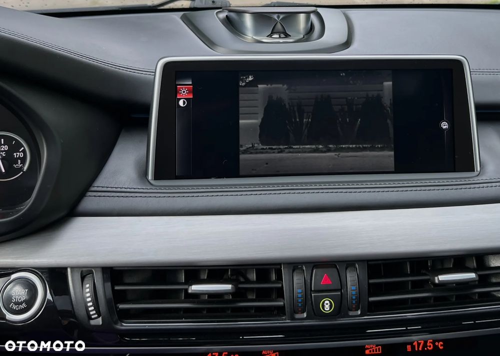 BMW X5 xDrive50i - 22