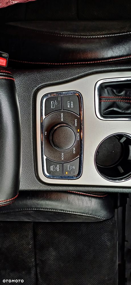 Jeep Grand Cherokee - 27