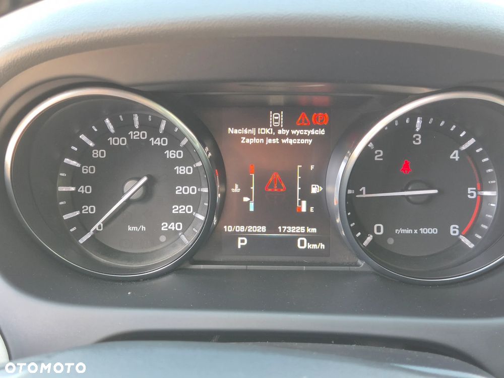 Land Rover Discovery Sport - 28