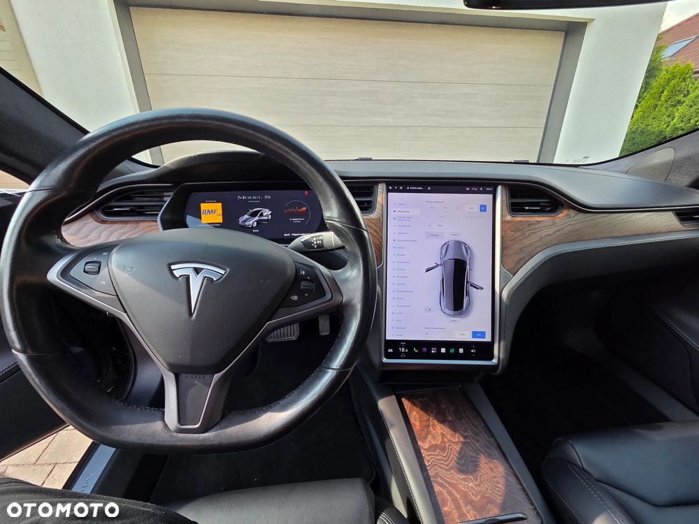 Tesla Model S - 13