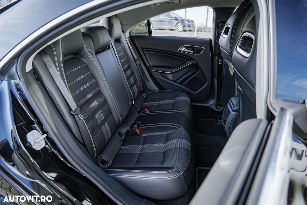 Mercedes-Benz CLA 200 d 7G-DCT Urban - 13