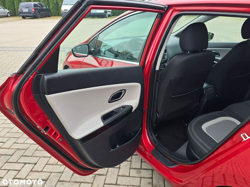 Kia Ceed - 16