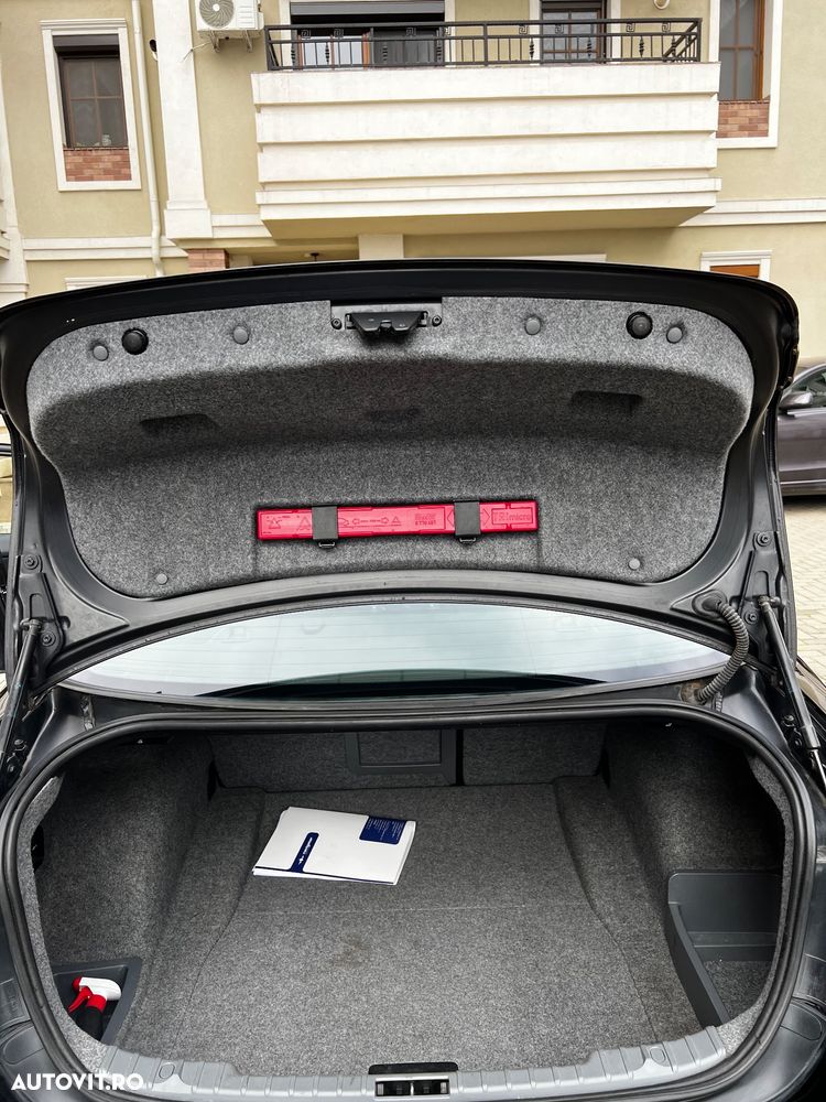 BMW Seria 3 320d - 8