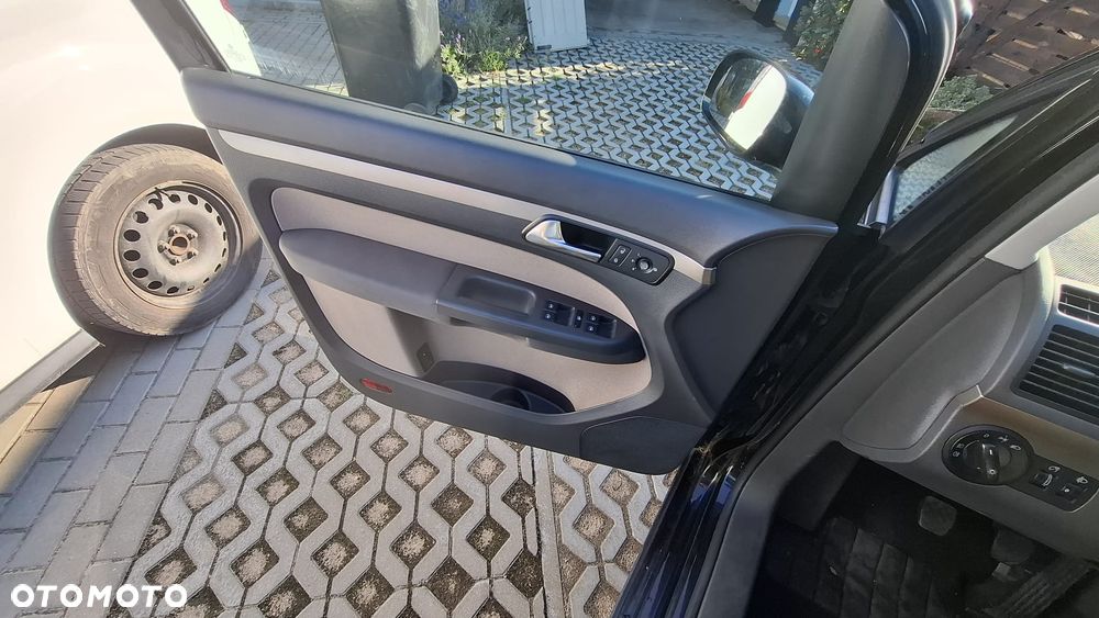 Volkswagen Touran 1.4 TSI Cross - 12