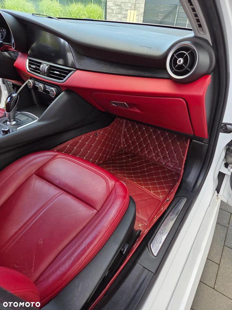 Alfa Romeo Giulia 2.0 Turbo Veloce - 11