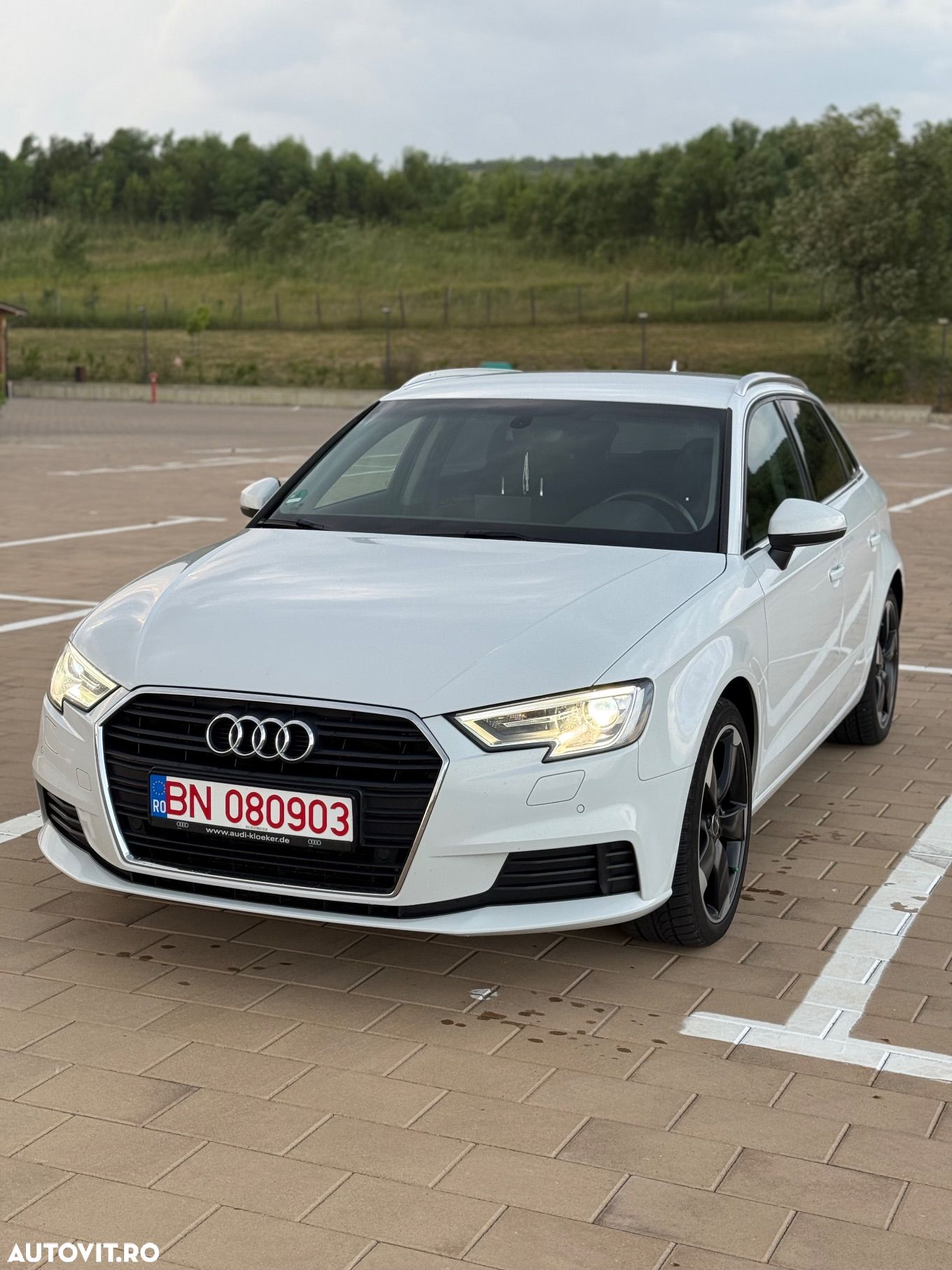 Audi A3 Sportback 2.0 TDI S tronic - 1