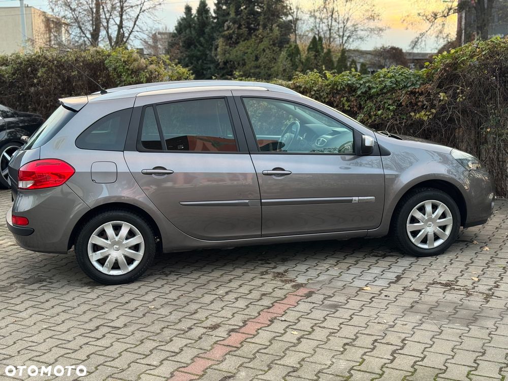 Renault Clio 1.2 16V 75 Expression - 8