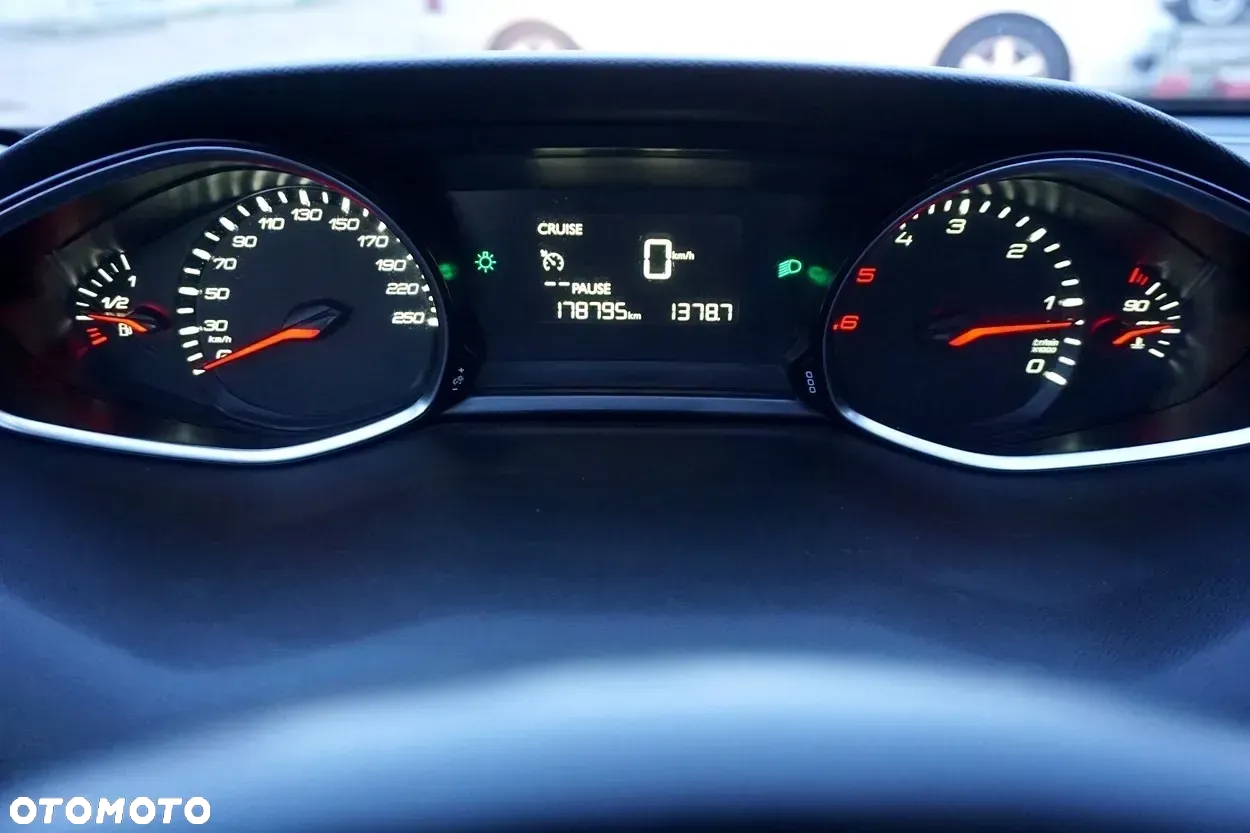 Peugeot 308 SW BlueHDi 120 Stop & Start Business-Line - 24