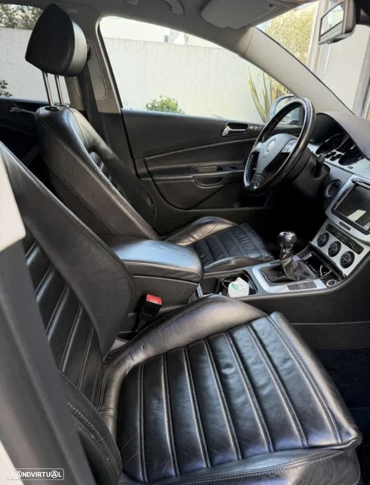 VW Passat 2.0 FSI 4Motion R-Line Edition - 8