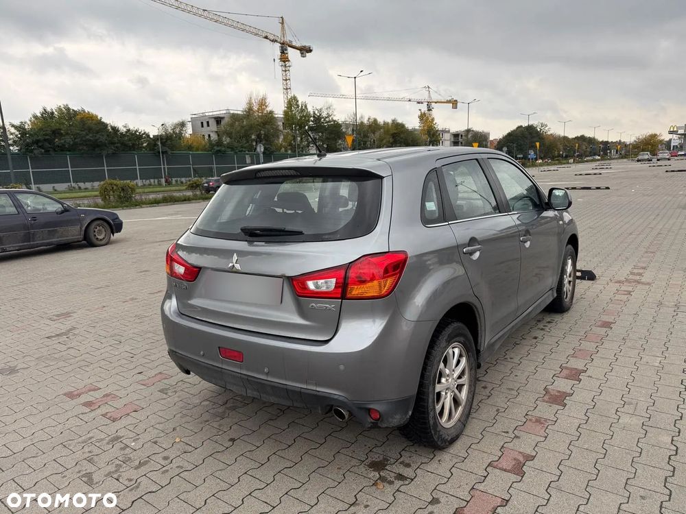 Mitsubishi ASX - 4