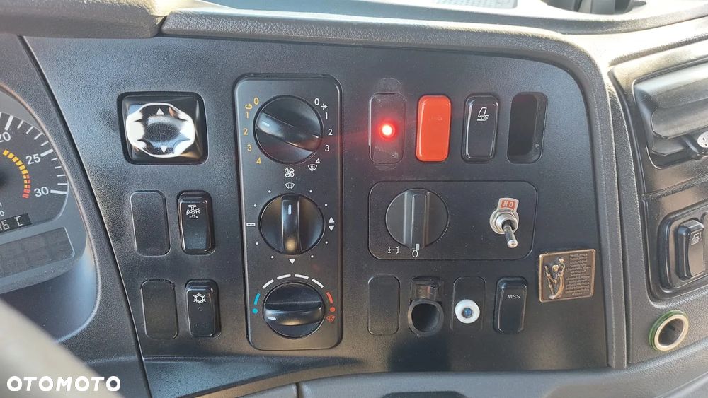 Mercedes-Benz AXOR 1833 - 15