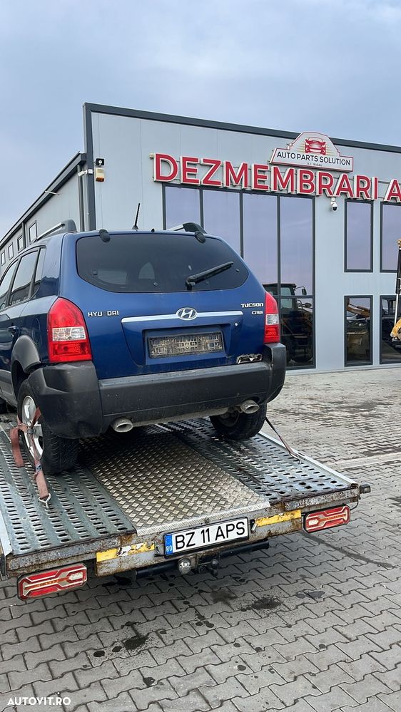Dezmembram Hyundai Tucson 2.0 diesel din 2008 - 3