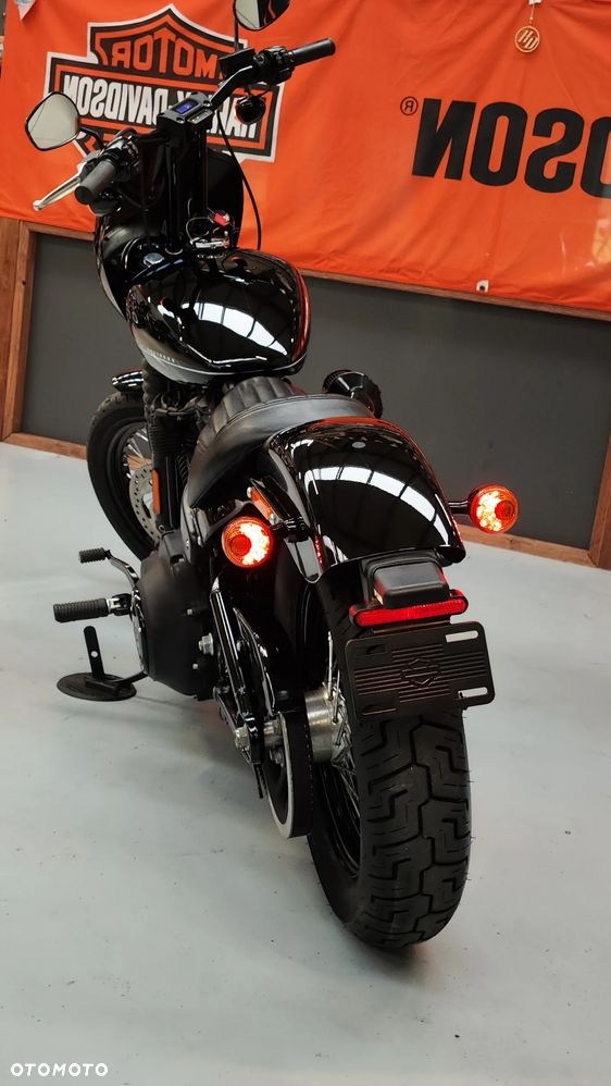 Harley-Davidson Softail Street Bob - 27
