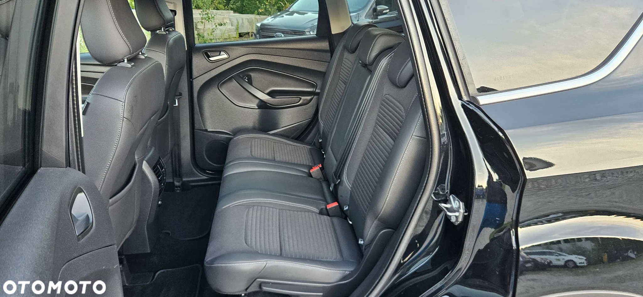 Ford Kuga 2.0 TDCi 2x4 Titanium - 25
