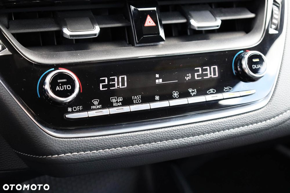 Toyota Corolla 1.8 Hybrid Comfort - 24
