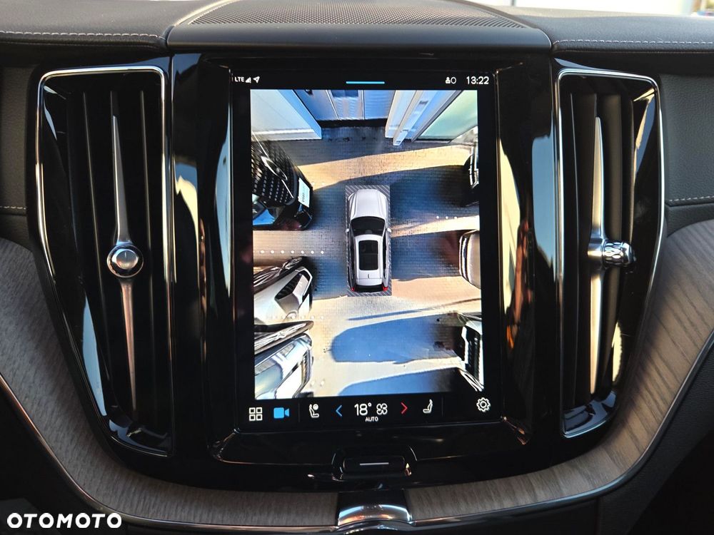 Volvo XC 60 T8 AWD Ultra Bright - 17