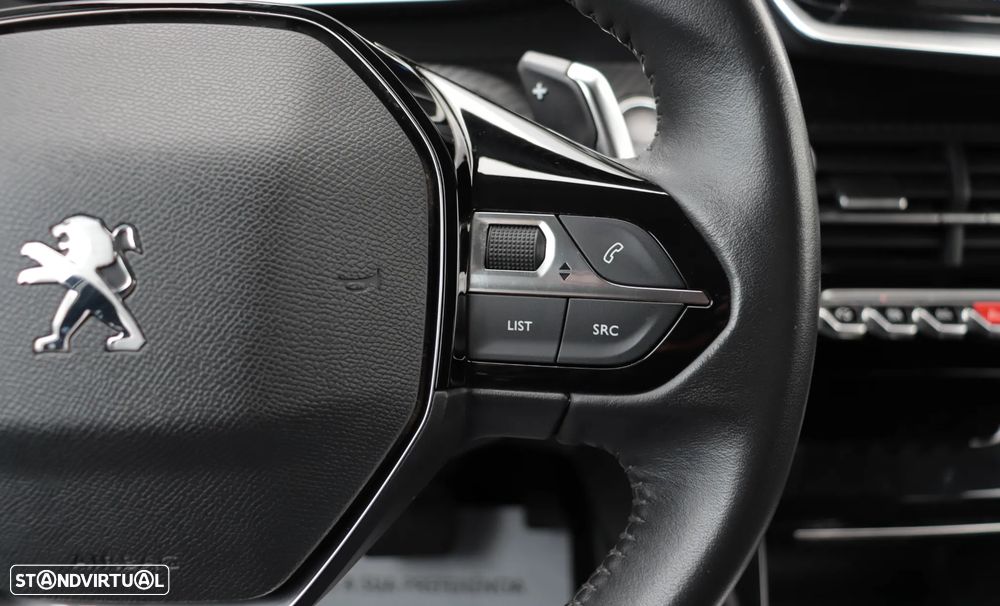 Peugeot 2008 1.2 PureTech Allure EAT8 - 24
