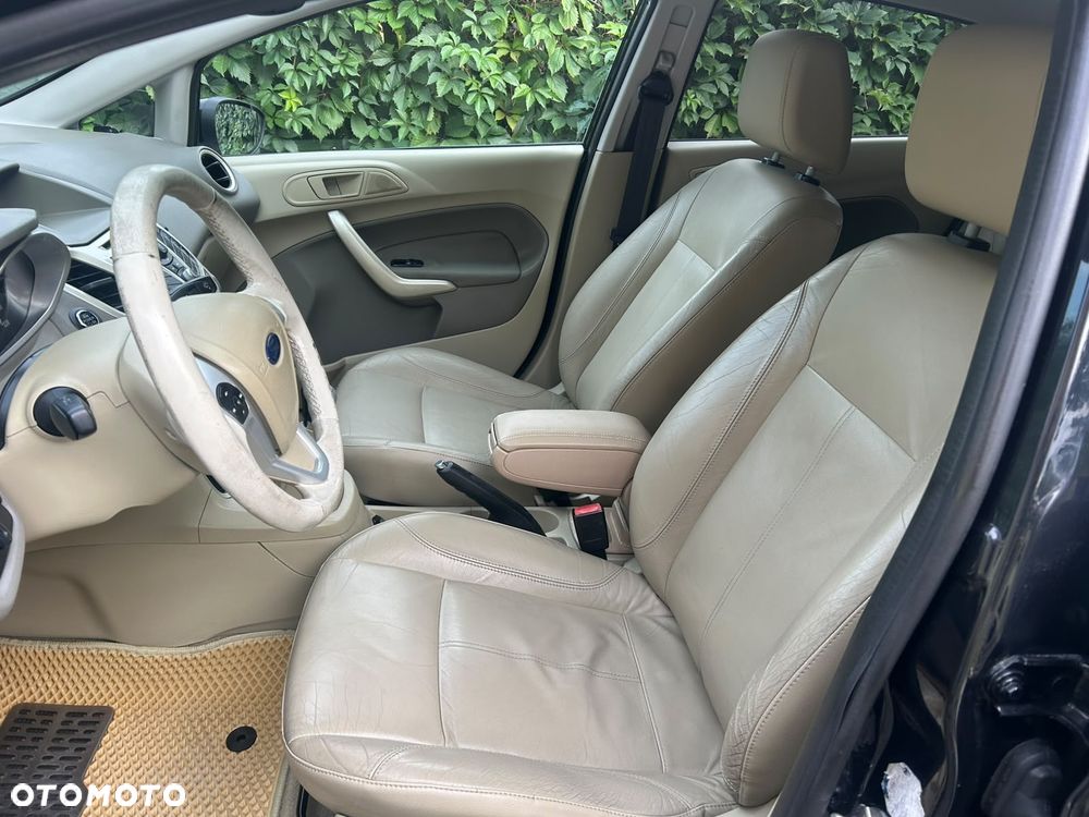 Ford Fiesta 1.4 Ghia - 16