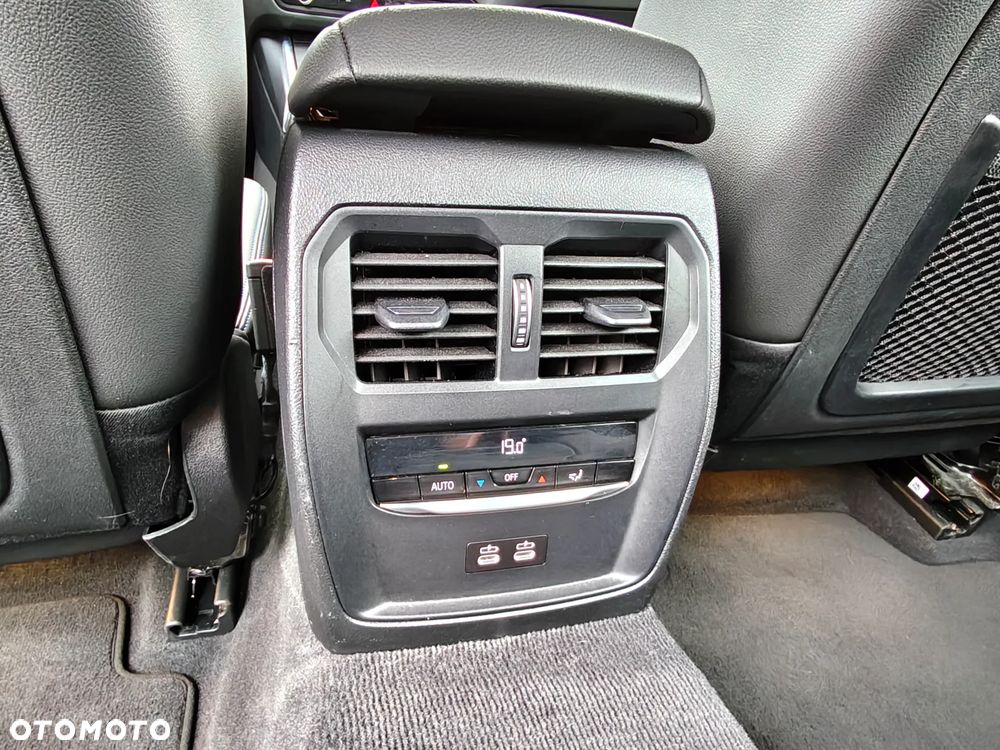 BMW Seria 3 318i M Sport - 31