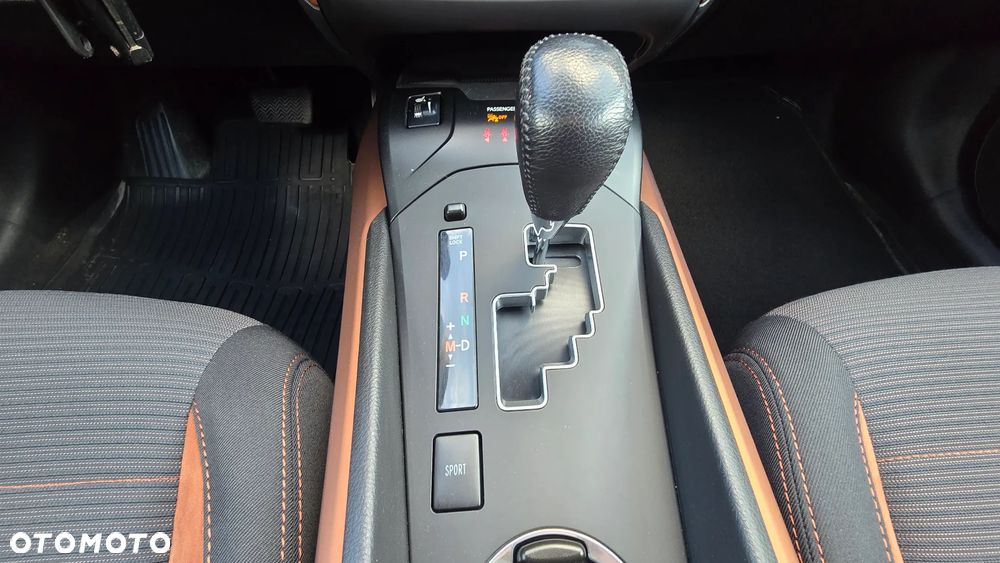 Toyota Avensis - 38