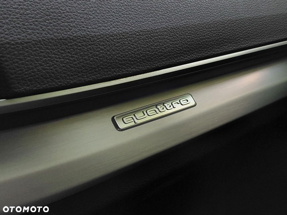 Audi Q5 Sportback - 25