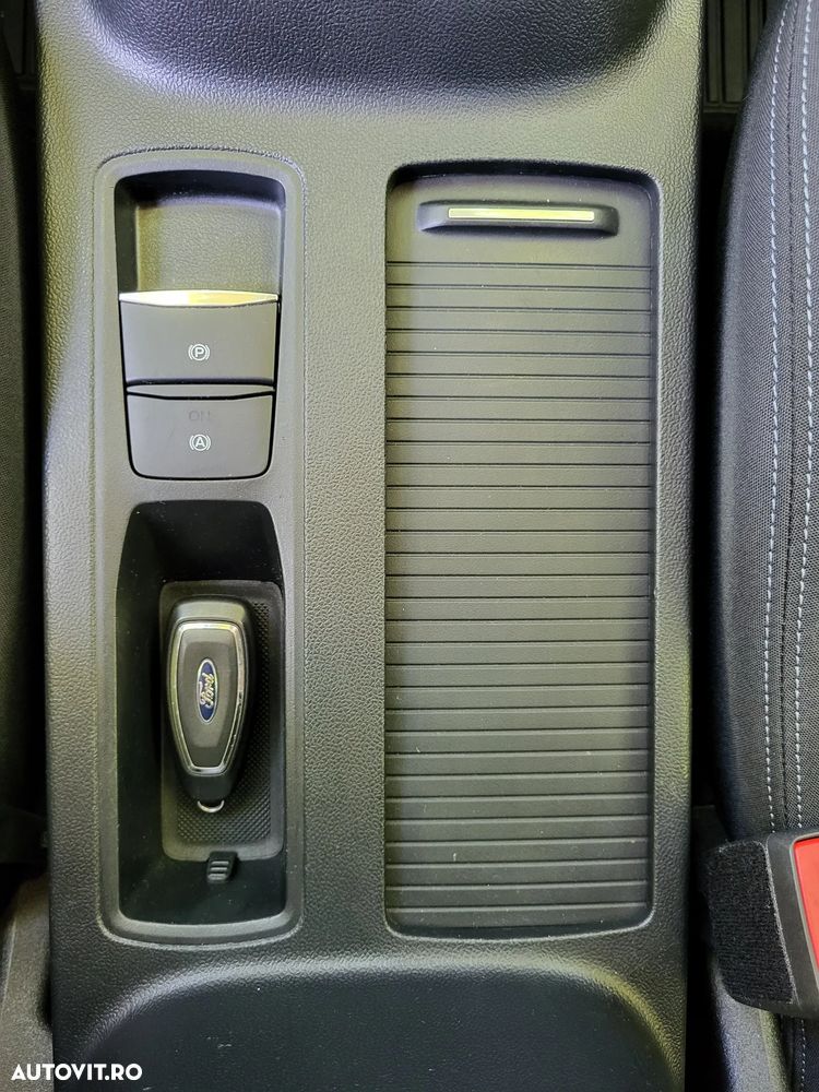 Ford Focus 1.0 EcoBoost Active Business - 23