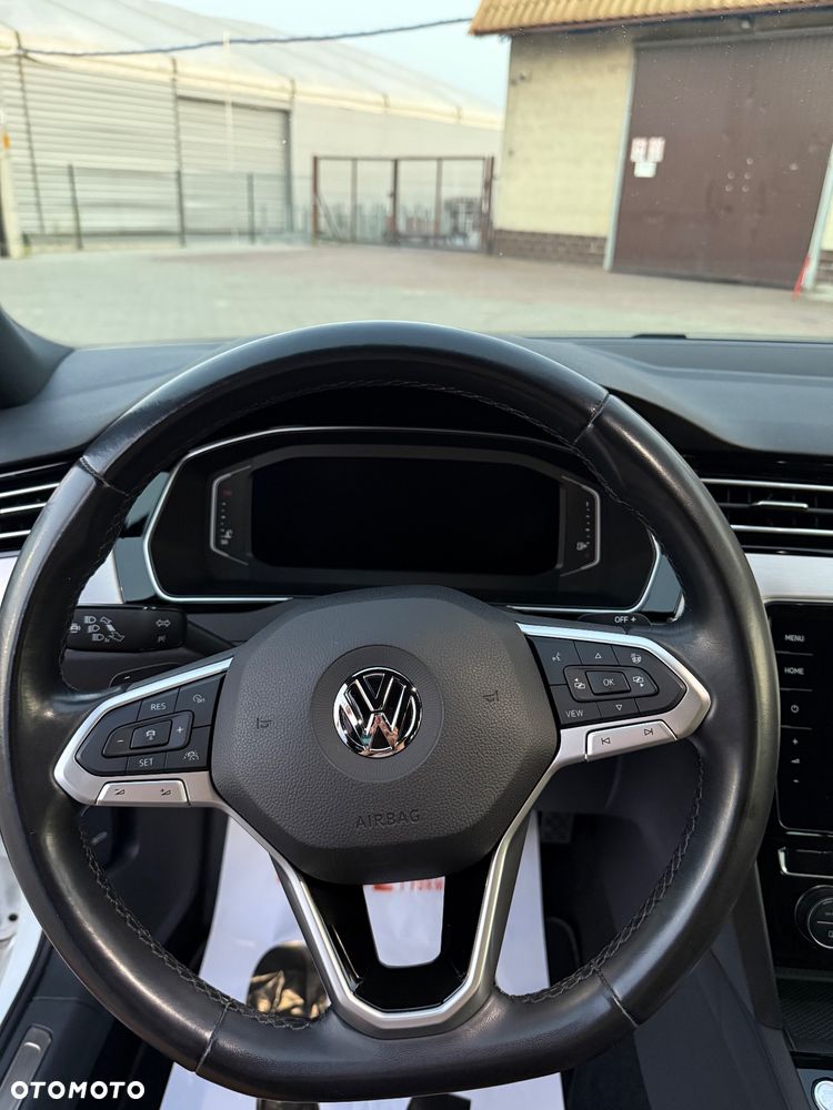 Volkswagen Passat Variant 2.0 TDI SCR DSG Elegance - 17