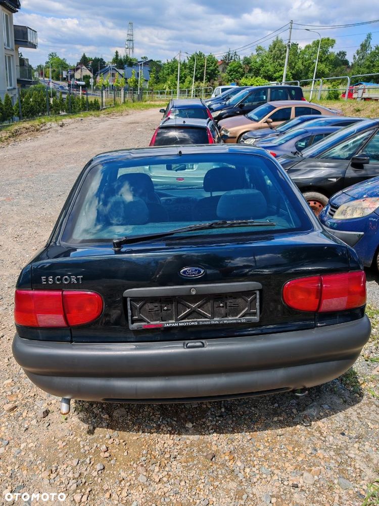 Klapa tylna Ford Escort MK7 1997 rok, 1.3.