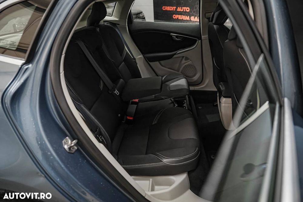 Volvo V40 D2 ECO Basic - 9