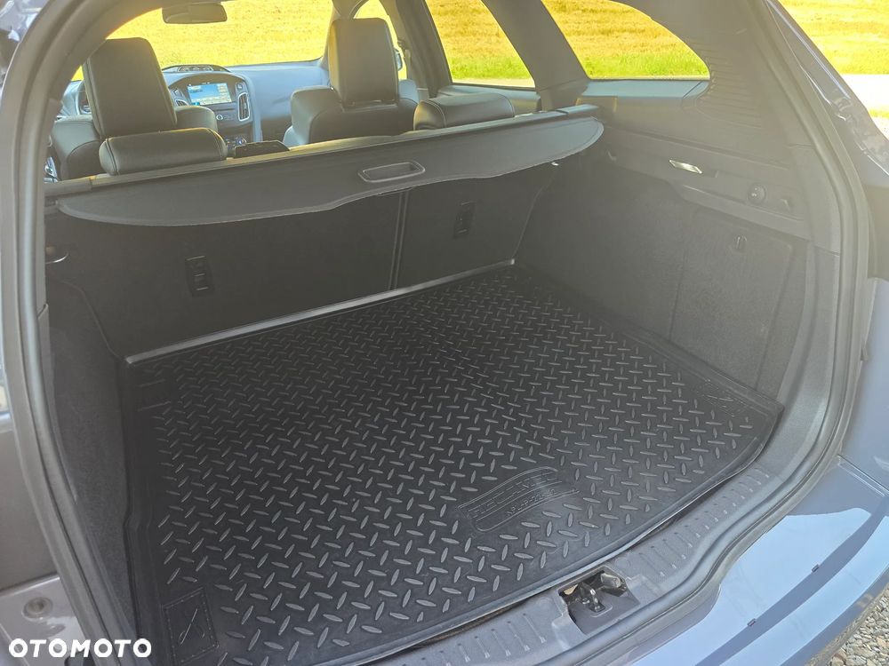 Ford Focus 2.0 EcoBoost ST mit Leder-Exclusiv-Paket - 25
