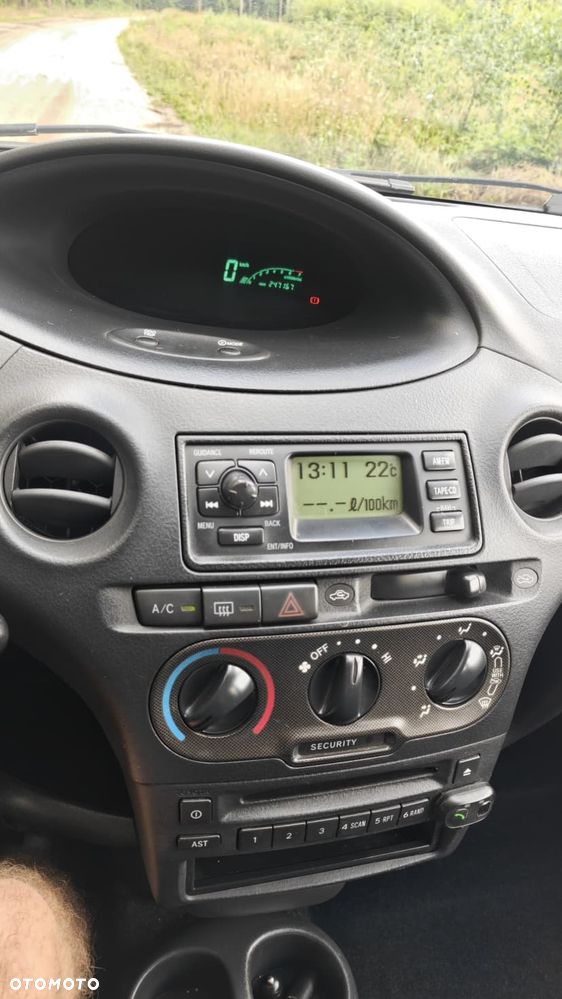 Toyota Yaris - 9