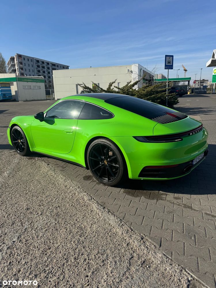 Porsche 911 Carrera 4 - 2