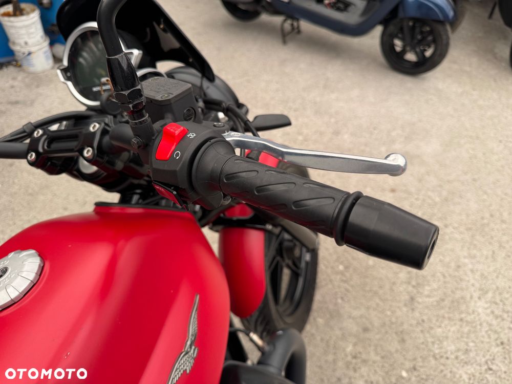 Moto Guzzi V85 - 8