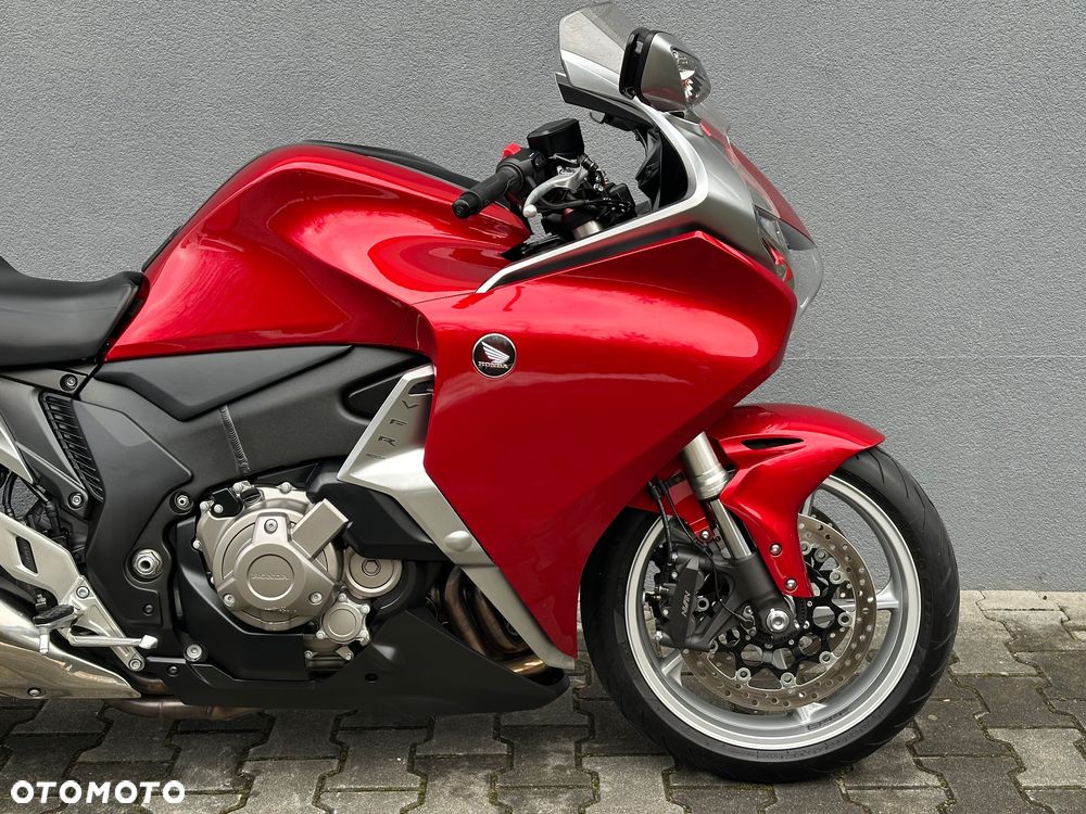 Honda VFR - 10