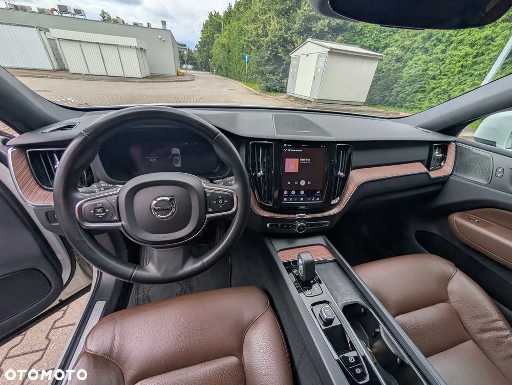 Volvo XC 60 B6 B AWD Momentum Pro - 18