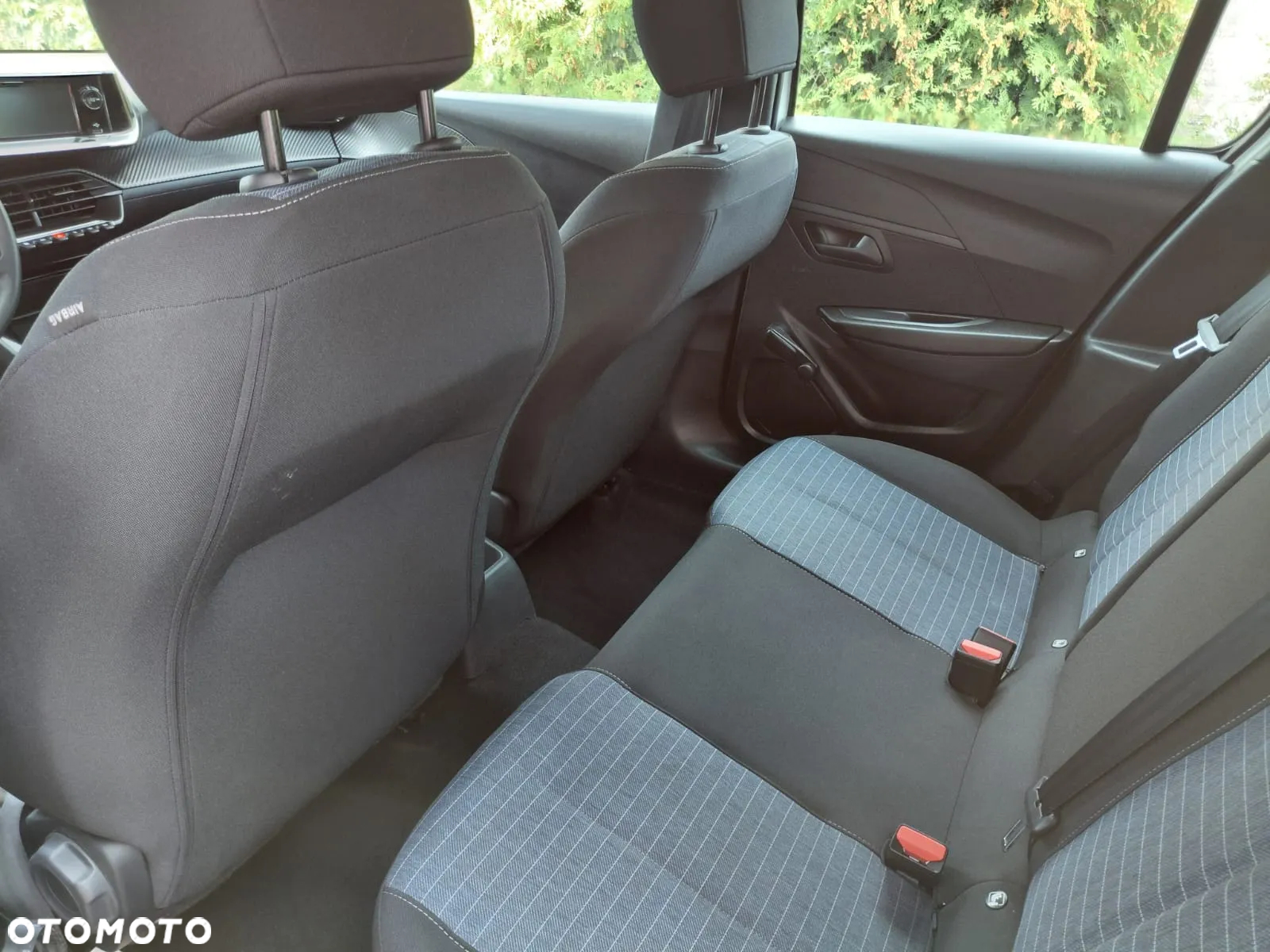 Peugeot 208 - 16