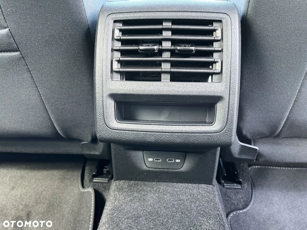 Volkswagen Golf 1.5 eTSI mHEV Life Plus DSG - 21
