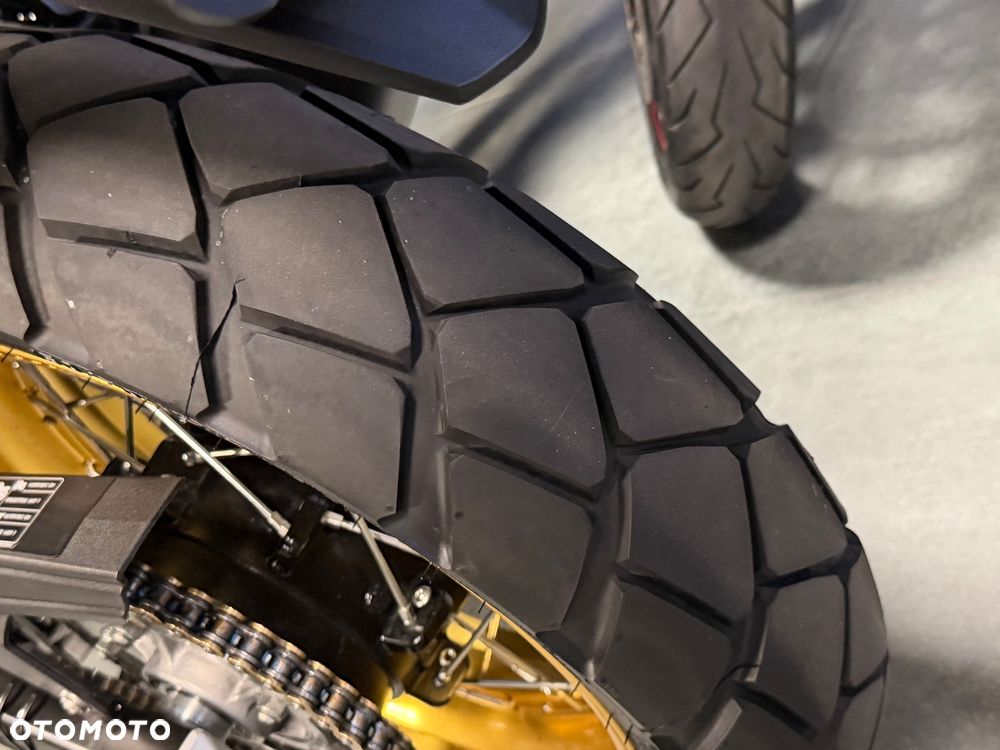 Suzuki V-STROM - 30