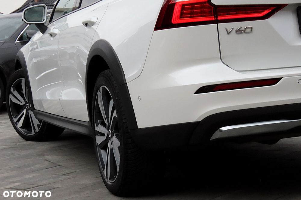 Volvo V60 Cross Country B4 D AWD Geartronic - 20