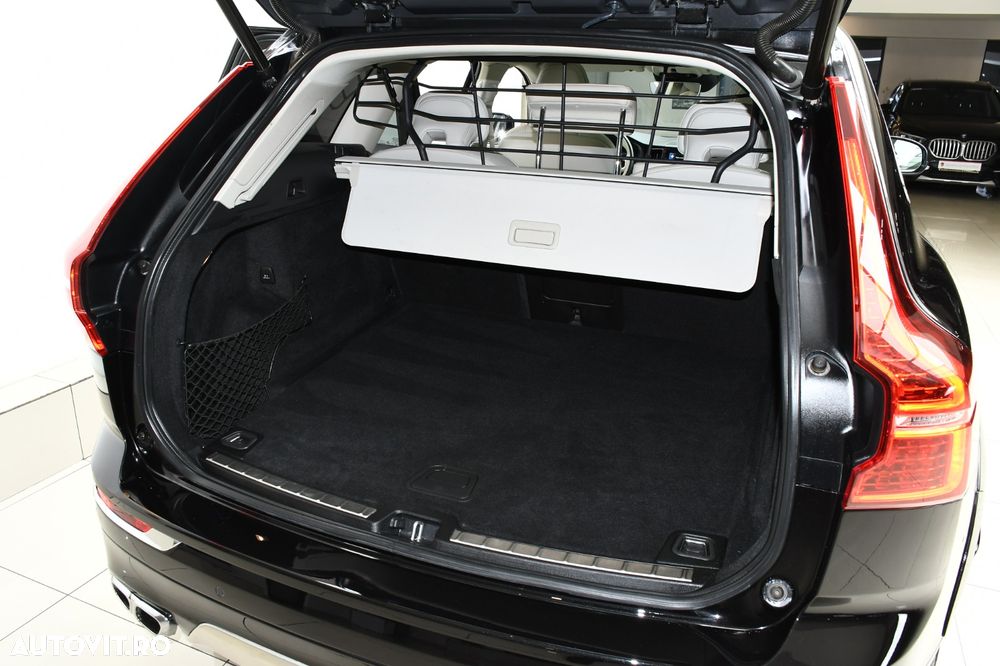 Volvo XC 60 D5 AWD Momentum - 13