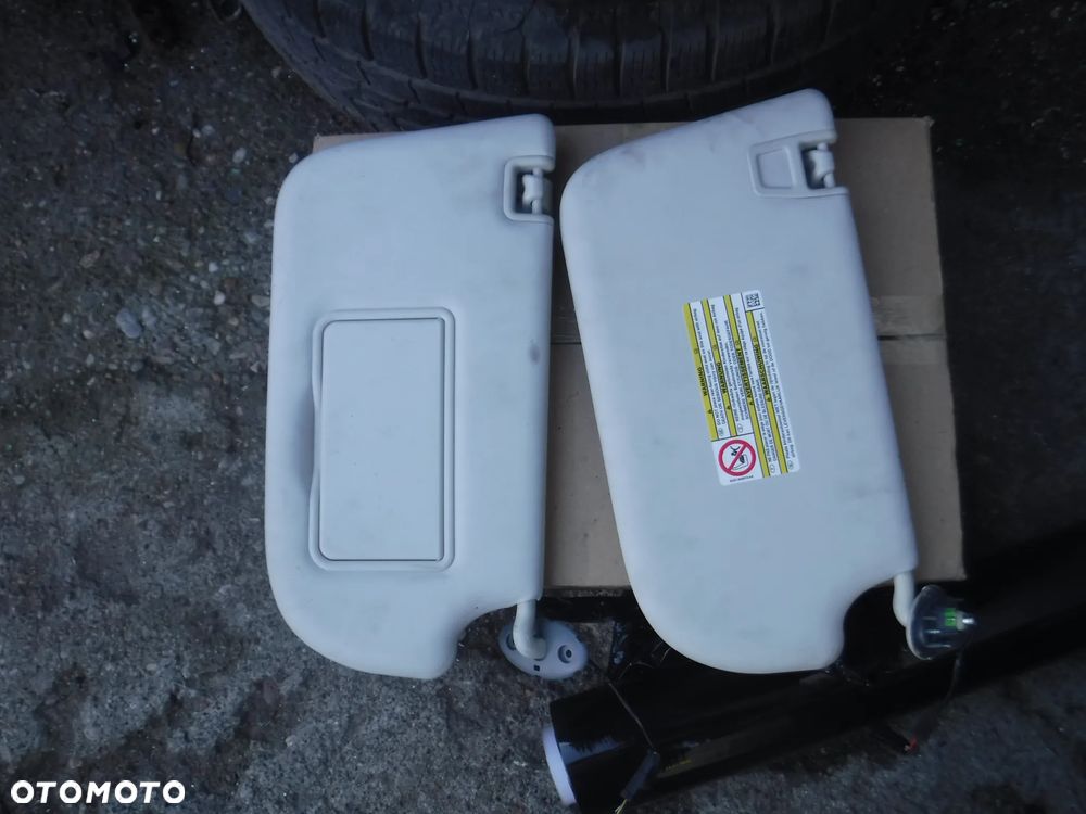 Ford Kuga Mk2 daszki sloneczniki oslony - 1