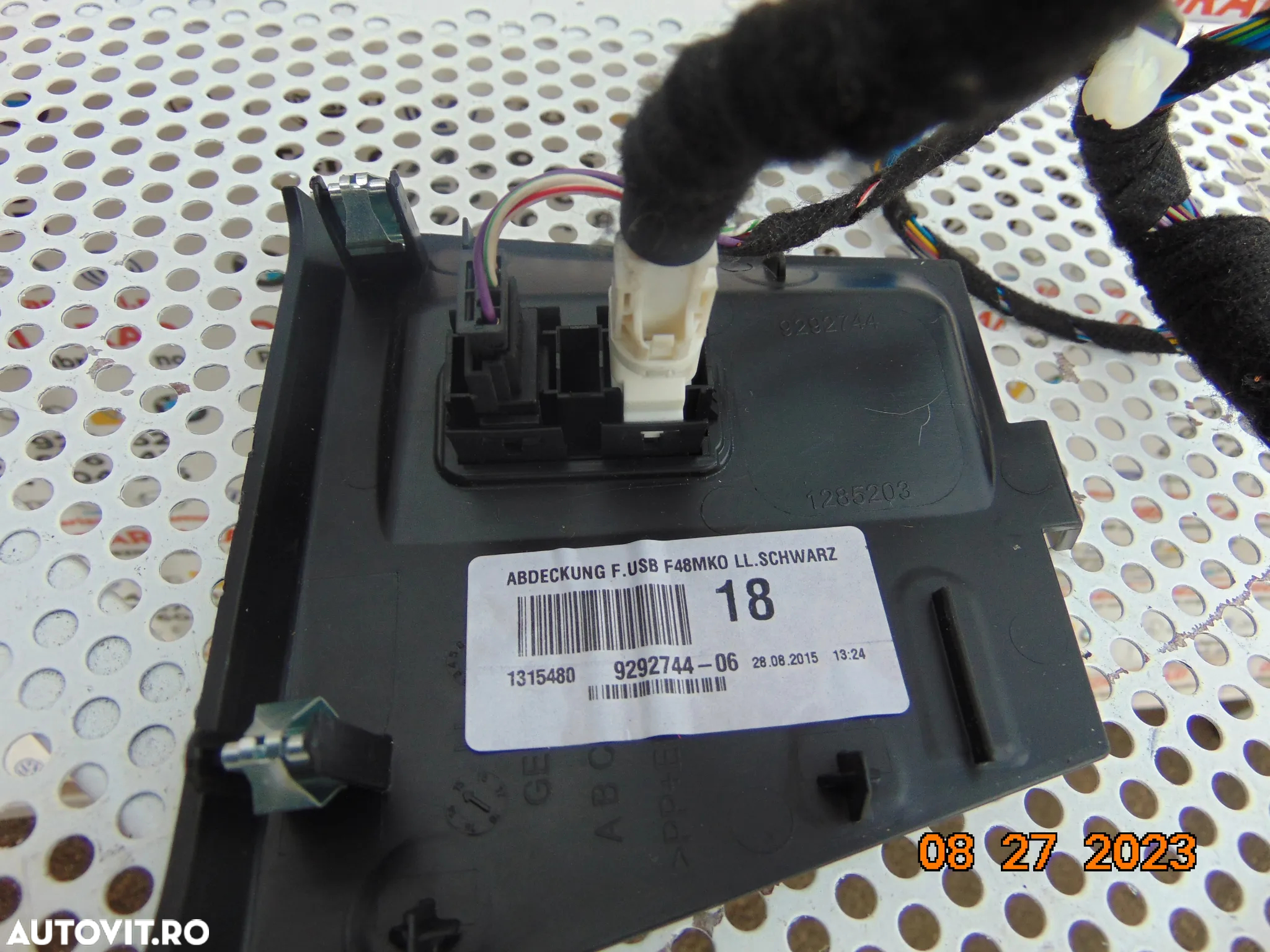 Mufa USB BMW X1 F48 f49 x2 f39 f40 f10 f11 f20 f21 f22 f30 f31 f32 f33 f01 f34 f36 trim usb - 2