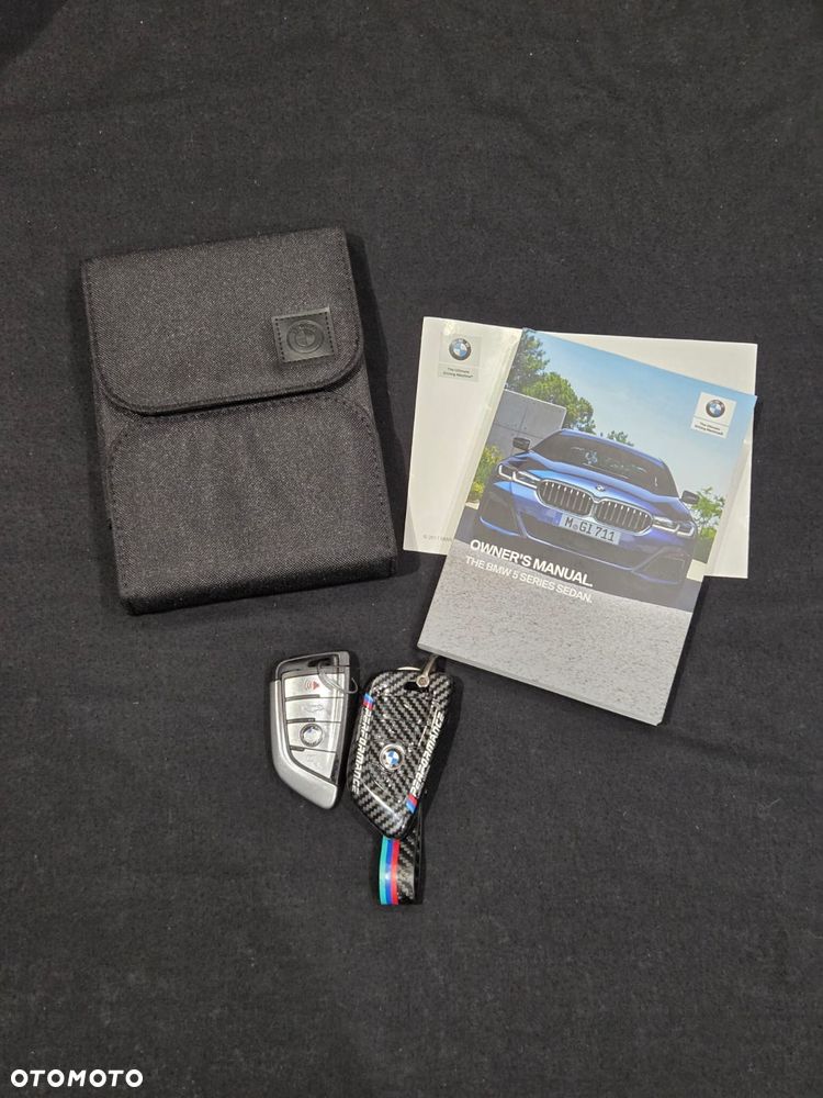 BMW Seria 5 M550i xDrive sport - 25